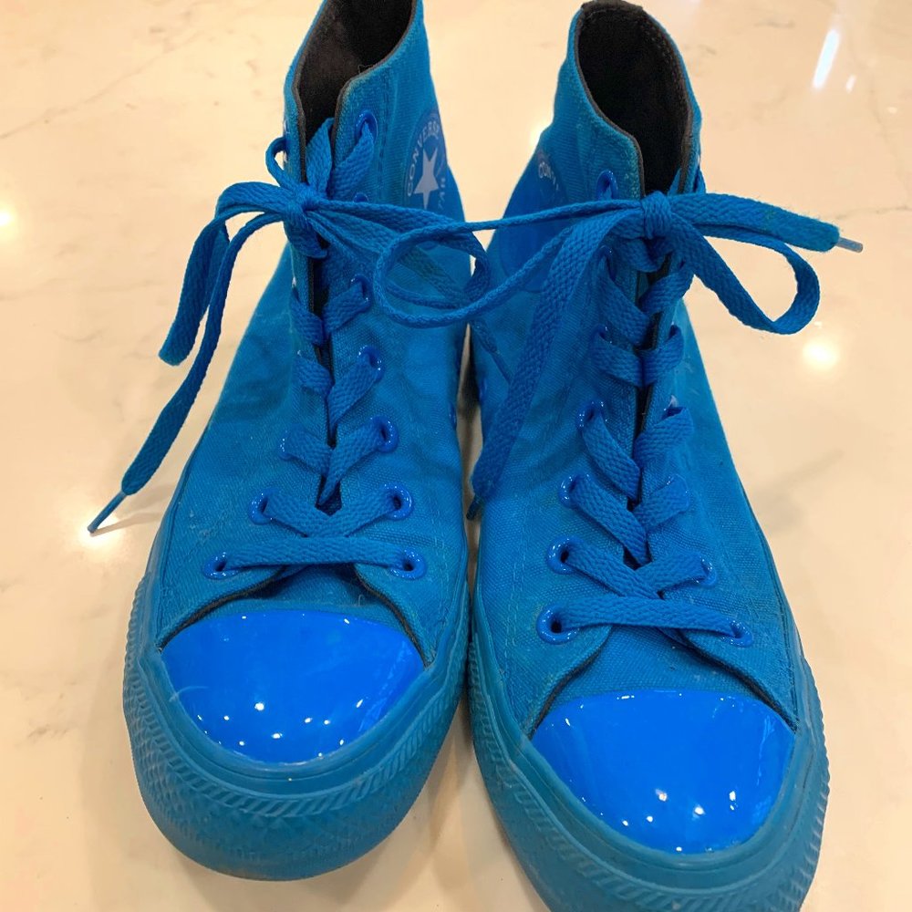 Opi Electric Blue Converse
